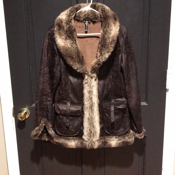 Winter jacket, like new - Picture 2 of 4
